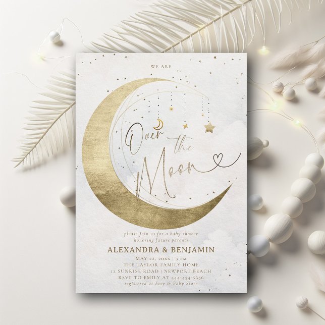 Über dem Mond Gold White Sky Babydusche Einladung (over the moon baby shower invitation moon stars watercolor cute coed elegant neutral white gold)
