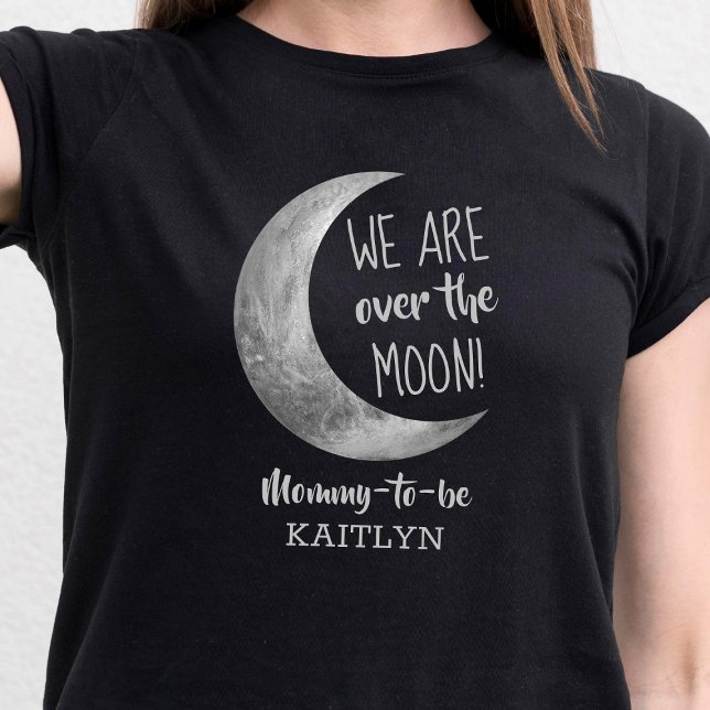 Über dem Mond | Mommy-to-be T-Shirt (Von Creator hochgeladen)