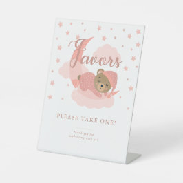 Über dem Mond schlafende Bärenfavoriten nehmen ein Sockelschild