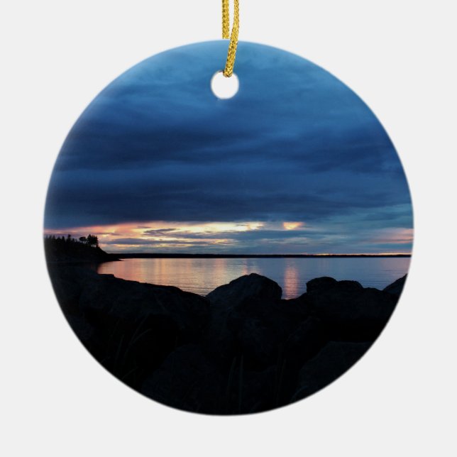 Über den Felsen hinaus Keramik Ornament (Vorne)