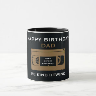 Über den Hügel Nostalgischer Geburtstag Tasse