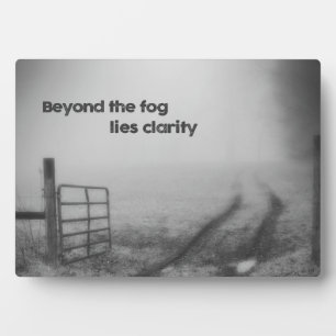 Über den Nebel hinaus ist Klarheit Fotoplatte