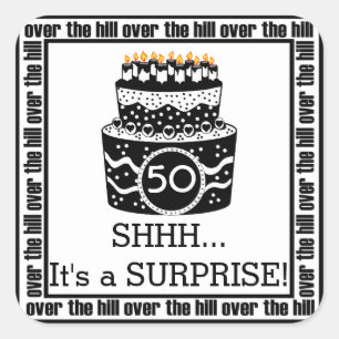 Über die Hügel überraschende Geburtstagsparty Quadratischer Aufkleber