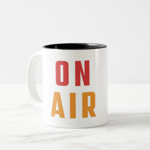 ÜBER DIE LUFT ZWEIFARBIGE TASSE