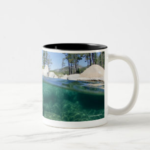 Über und unter Lake Tahoe Zweifarbige Tasse