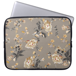 Überall auf Blume Muster auf brauner Hintergrundbl Laptopschutzhülle