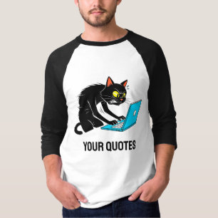 Überarbeitete Katze tippt auf Laptop T-Shirt