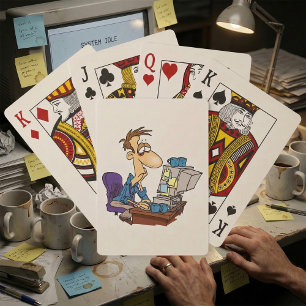 Überarbeiteter Büroangestellter Lustiger müder Mit Spielkarten
