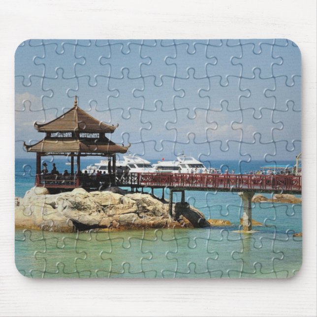 Überdachte Brücke, direkt am Meer Mousepad (Vorne)