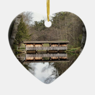 Überdachte Brücke Keramik Ornament