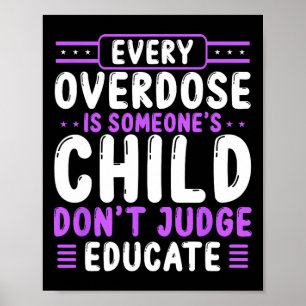 Überdosierung Bewusstsein Dont Judge Bildung Lila Poster