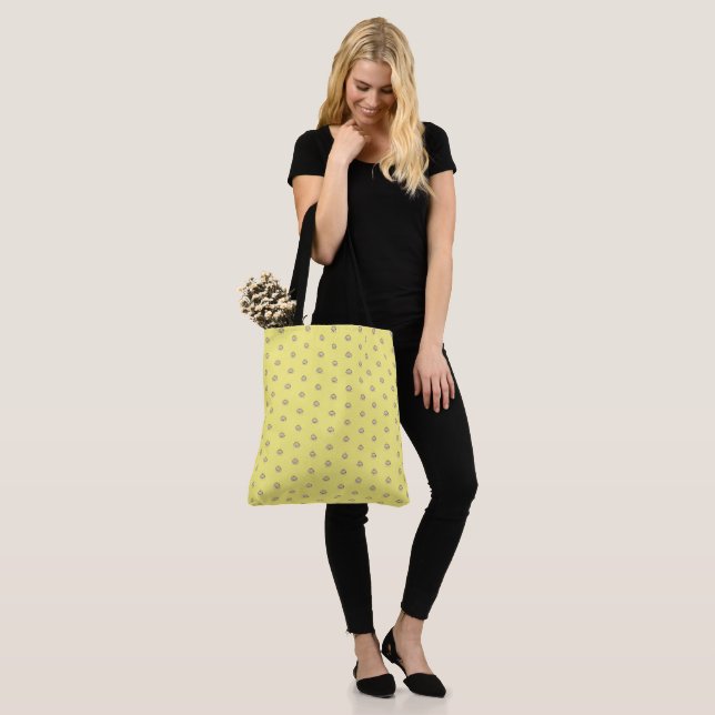 ÜBERFLOW Tasche von Poet Adiela Akoo (Am Model)