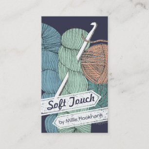 Übergeben Sie gezeichneten verdrehten Visitenkarte