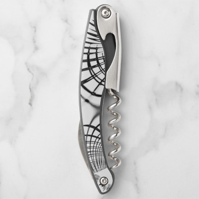 Überkreuzte graue Linien erinnern uns an Zeichnung Kellnermesser (Rückseite)