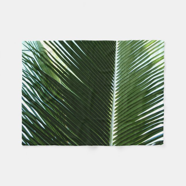 Überlappen von Palm Fronds Tropical Green Abstrakt Fleecedecke (Vorderseite (Horizontal))