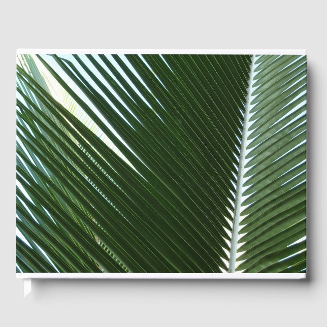Überlappen von Palm Fronds Tropical Green Abstrakt Gästebuch (Vorderseite)