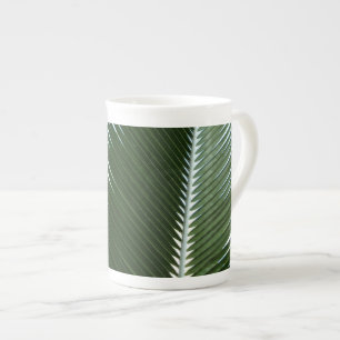Überlappen von Palm Fronds Tropical Green Abstrakt Prozellantasse