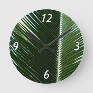 Überlappen von Palm Fronds Tropical Green Abstrakt Runde Wanduhr