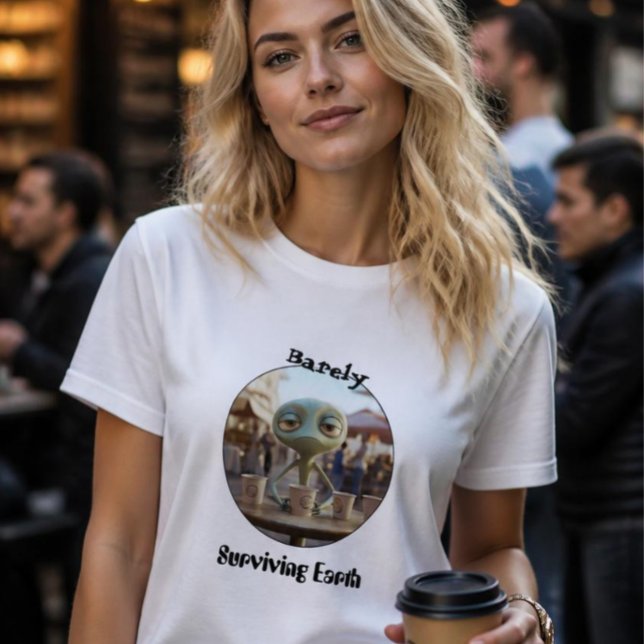 Überlebender Außerirdischer auf der Erde, der Kaff T-Shirt (Von Creator hochgeladen)