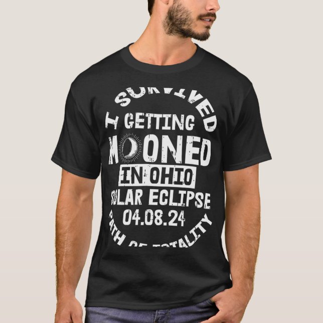 Überlebte Bewölkung in Ohio Solar Eclipse Apri T-Shirt (Vorderseite)