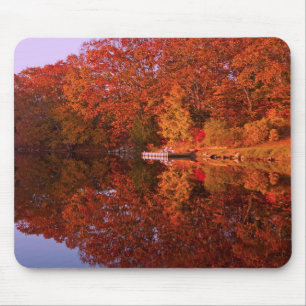 Überlegungen im Herbst Mousepad