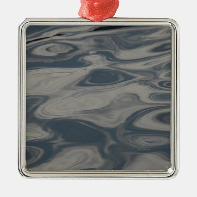 Überlegungen zum Wasser Silbernes Ornament (Vorne)