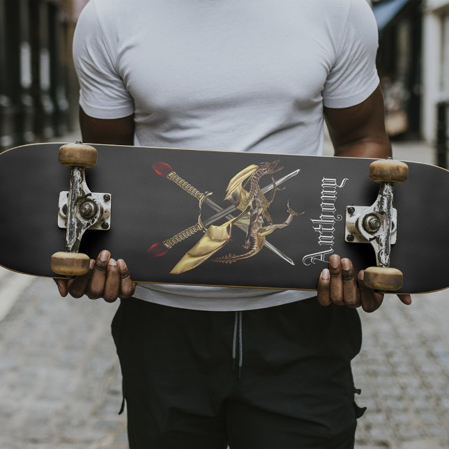 Überquerte Schwerter mit Drachen Personalisiert Skateboard (Von Creator hochgeladen)