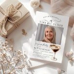 ÜBERRASCHENDES PARTY A Tini Bit Älterer Martini 50 Einladung<br><div class="desc">Das Foto des Geburtstagsfeiers steht im Mittelpunkt der Bühne in dieser trendigen Martini-Überraschungseinladung zum Party zum Geburtstag. Elegantes und elegantes Design mit einem Espressomartini. Ein hübscher Bogen fügt eine weibliche Touch hinzu. Der gesamte Text ist bearbeitbar.</div>