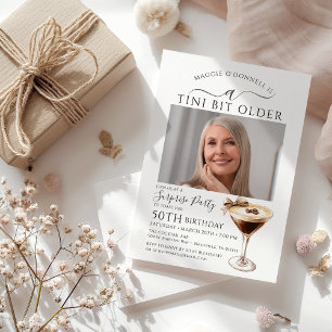 ÜBERRASCHENDES PARTY A Tini Bit Älterer Martini 50 Einladung