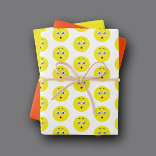 Überraschtes Emoji-Muster Geschenkpapier Set