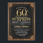 Überraschung 60. Geburtstagsparty - Holz Gold Einladung<br><div class="desc">Rustikale Überraschung 60. Geburtstag Feier Einladung. Elegantes Design in Schwarz und Imitat Glitzer Gold und dunkelbraunes Holzmuster. Funktioniert mit elegantem Script-Schriftart. Nachricht,  wenn Sie weitere Anpassungen benötigen.</div>