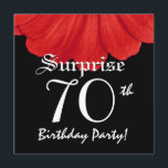 Überraschung 70. Geburtstag Elegante Daisy Blume Einladung<br><div class="desc">SIEBENFALLS ODER JEDES JAHR. Dieses gemütliche Design ist eine hübsche und elegante Art, Leute zu einem SURPRISE Geburtstagsfest einzuladen. Der gesamte Text ist vollständig anpassbar, sodass auch für einen 71 72 73 74 75 76 77 78 und 79 Jahre Geburtstag, oder jedes andere Jahr, das Sie benötigen. Sie können mit...</div>