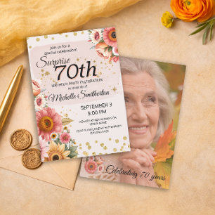 Überraschung 70. Rosa Pfirsich Blumen Gold Foto Einladung