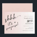 Überraschung Blush Pink Foto 30. 40. Geburtstag Pa Einladung<br><div class="desc">Überraschung Modernes Rosa Foto 30. 40. 50. Geburtstagsparty Einladung. Die elegante Einladung kann für jedes Geburtstagsjahr bearbeitet werden,  das in einem "th" endet,  z.B. 20,  25,  30,  35,  40,  50,  60.</div>