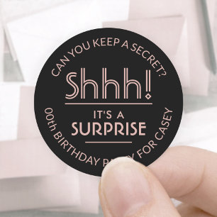 Überraschung Geburtstagsparty Shhh! Stilvoll rosa  Runder Aufkleber