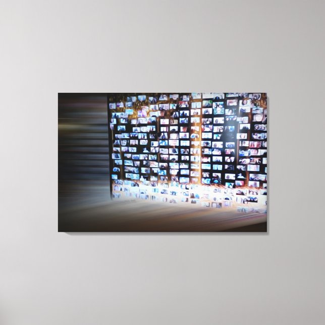 Überschreiten von Online-Grenzen Leinwanddruck (Vorderseite)