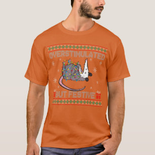 Überstimuliertes, aber festes Opossum Ugly Sweater T-Shirt
