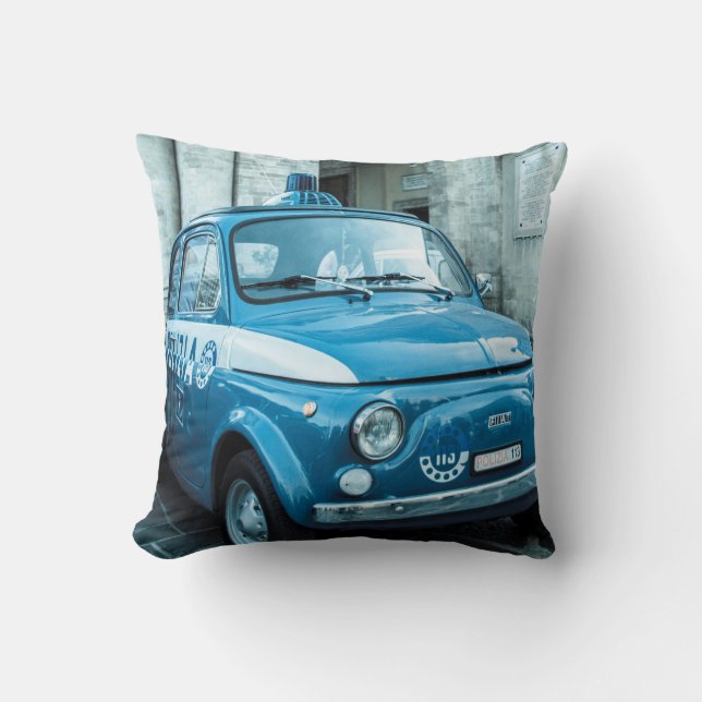 Überwachen Sie Fiat 500 in Italien, klassisches Kissen (Vorderseite)