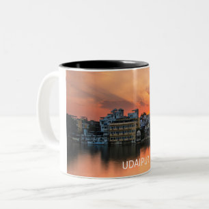 Udaipur-Sonnenuntergang über dem Lake Pichola Zweifarbige Tasse