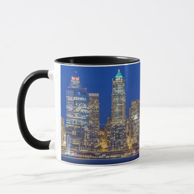 Ufer und Downtown Skyline bei Twilight Tasse (Links)