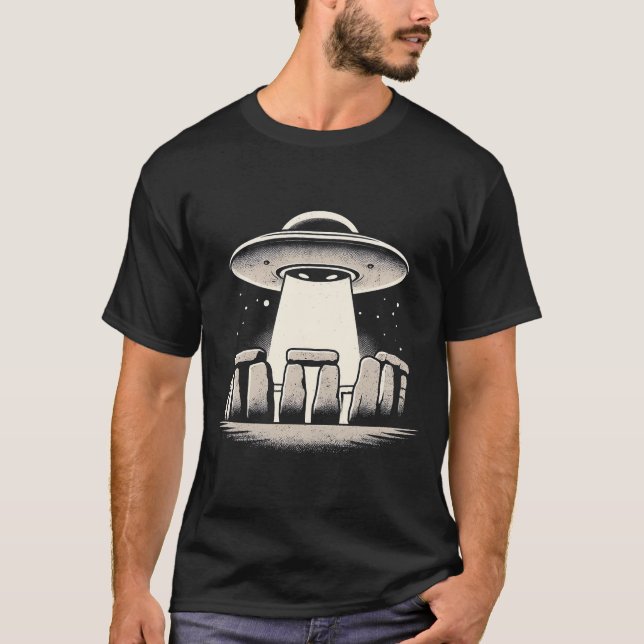 UFO bei Stonehenge T-Shirt (Vorderseite)