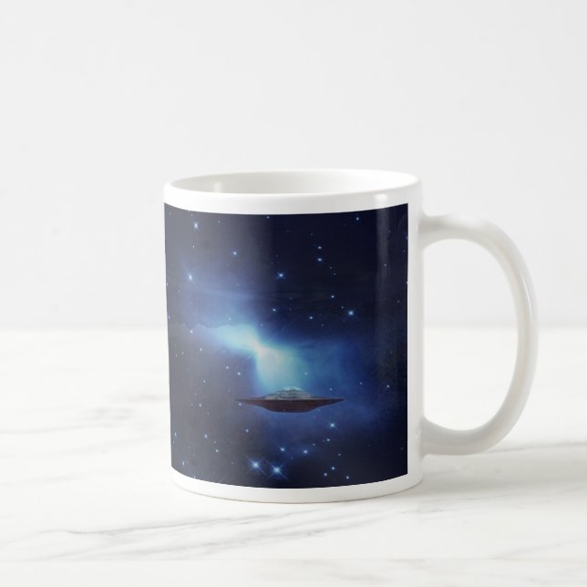 UFO-Flugobjekt im Weltraum Kaffeetasse (Rechts)