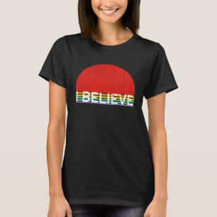UFO-Gebiet 51 Glauben Retro-Sonnenuntergang-Alien- T-Shirt