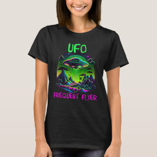 UFO Häufiger Flyer Funny Retro Farbige 80er Alien T-Shirt