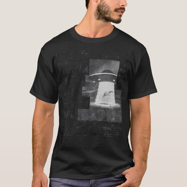 Ufo in der Zeitung T-Shirt (Vorderseite)