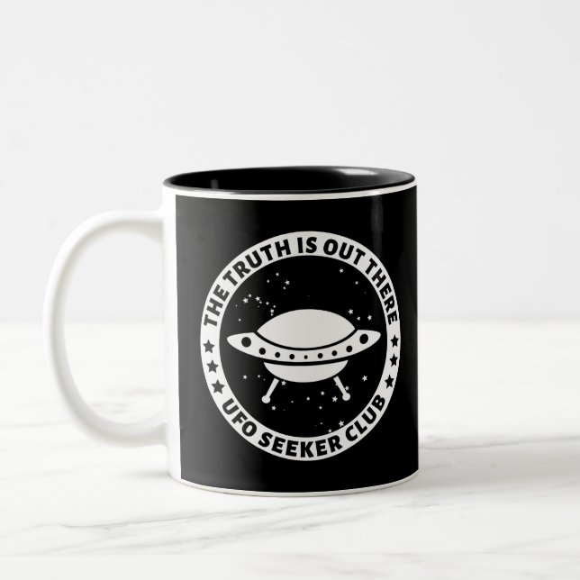 UFO Seeker Club Zweifarbige Tasse (Links)