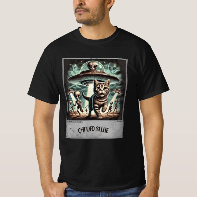 UFO Selfie: Scared Kitty (Man T - Shirt) #11 T-Shirt (Vorderseite)