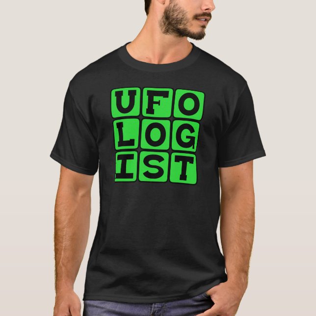 Ufologist, Studium der fliegenden Sauerker T-Shirt (Vorderseite)