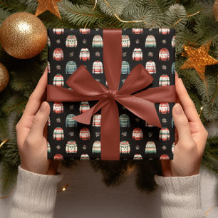 Ugly Christmas Sweater   Holly and Berries Pattern Geschenkpapier