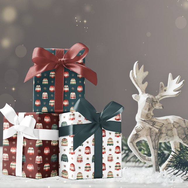 Ugly Christmas Sweater | Holly and Berries Pattern Geschenkpapier Set (Ugly Christmas Sweater Holly and Berries Pattern Wrapping Paper - Dk Teal Green, Dk Red and White)